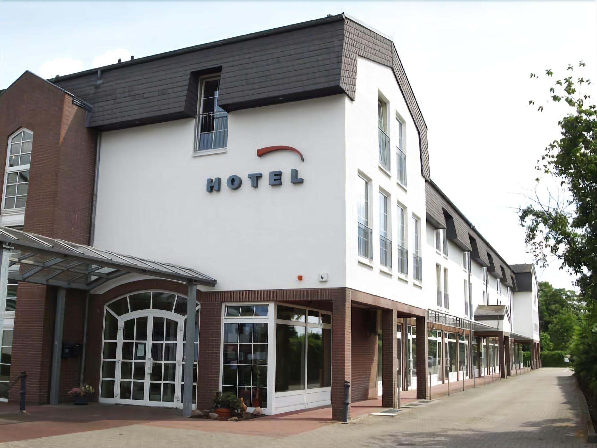 Hotel Lindenberger Hof Аренсфельде Екстер'єр фото