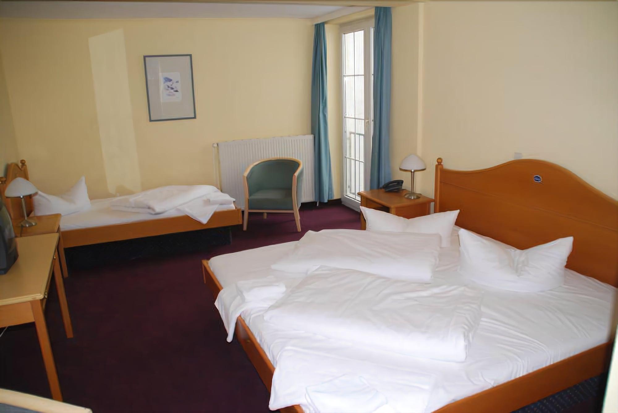 Hotel Lindenberger Hof Аренсфельде Екстер'єр фото